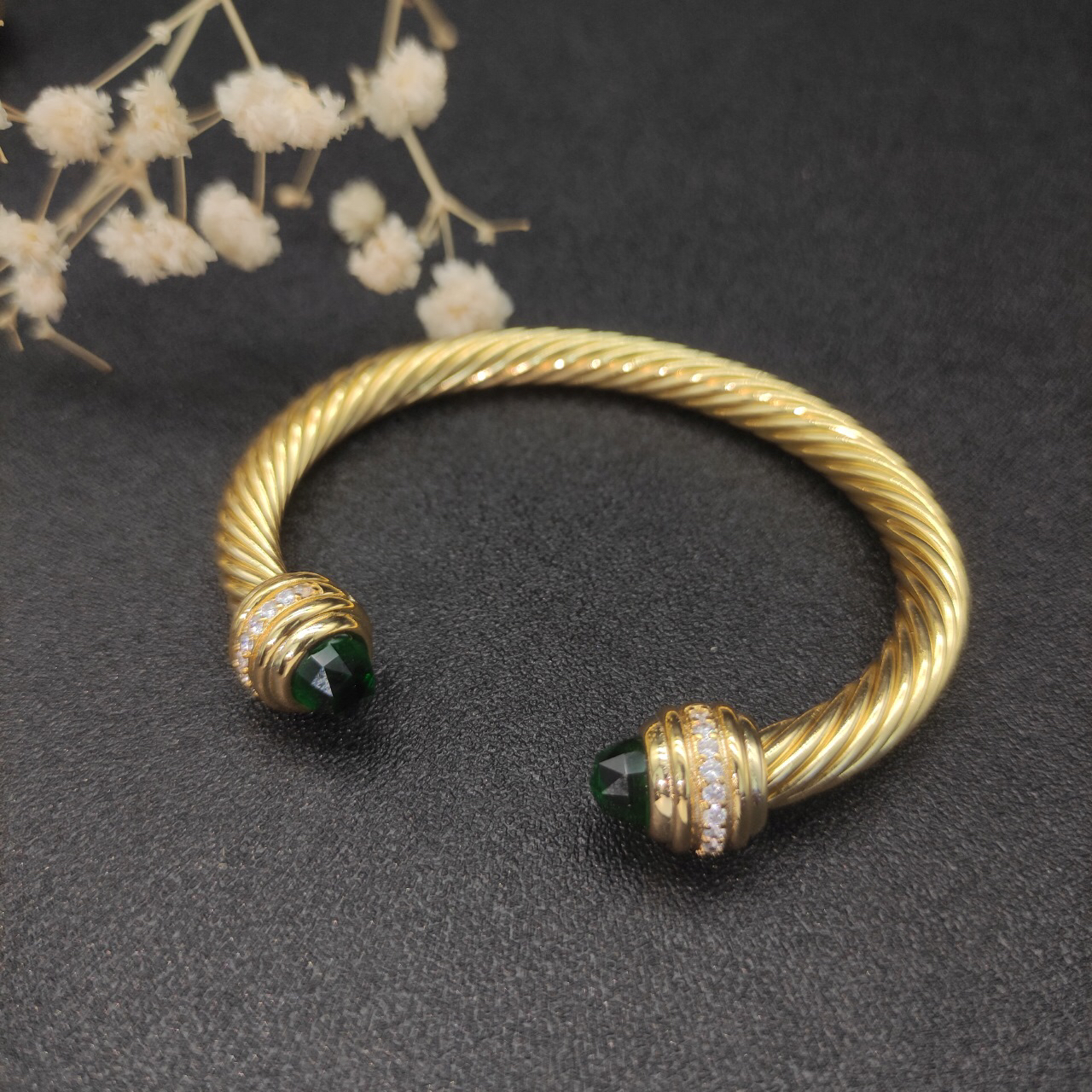 Classic Cablespira® Bracelet 18K Yellow Gold with Dark Green Crystal And Half Diamonds, 7mm