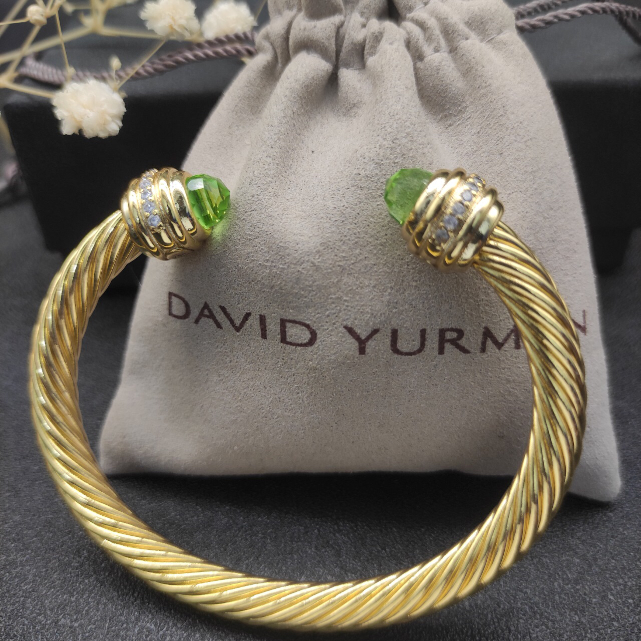 Classic Cablespira® Bracelet 18K Yellow Gold with Light Green Crystal And Half Diamonds, 7mm