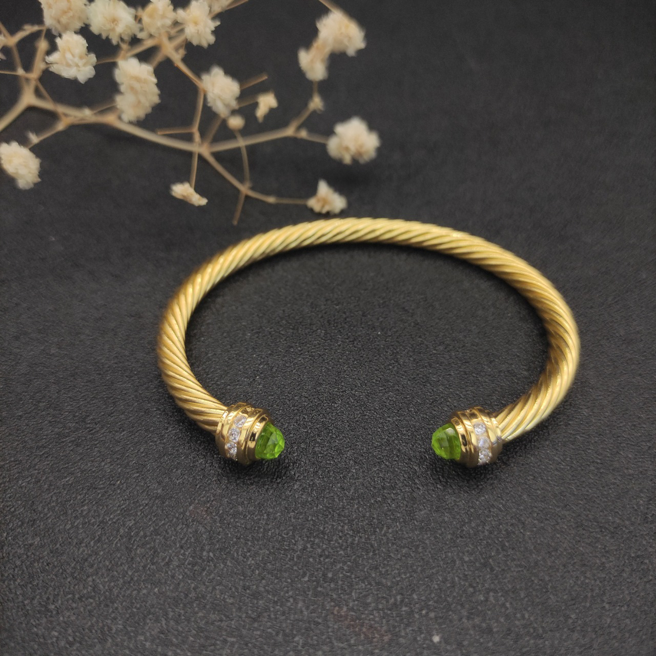 Classic Cablespira® Bracelet 18K Yellow Gold with Light green crystal and Diamonds, 5mm