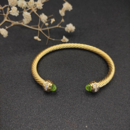 Classic Cablespira® Bracelet 18K Yellow Gold with Light green crystal and Diamonds, 5mm