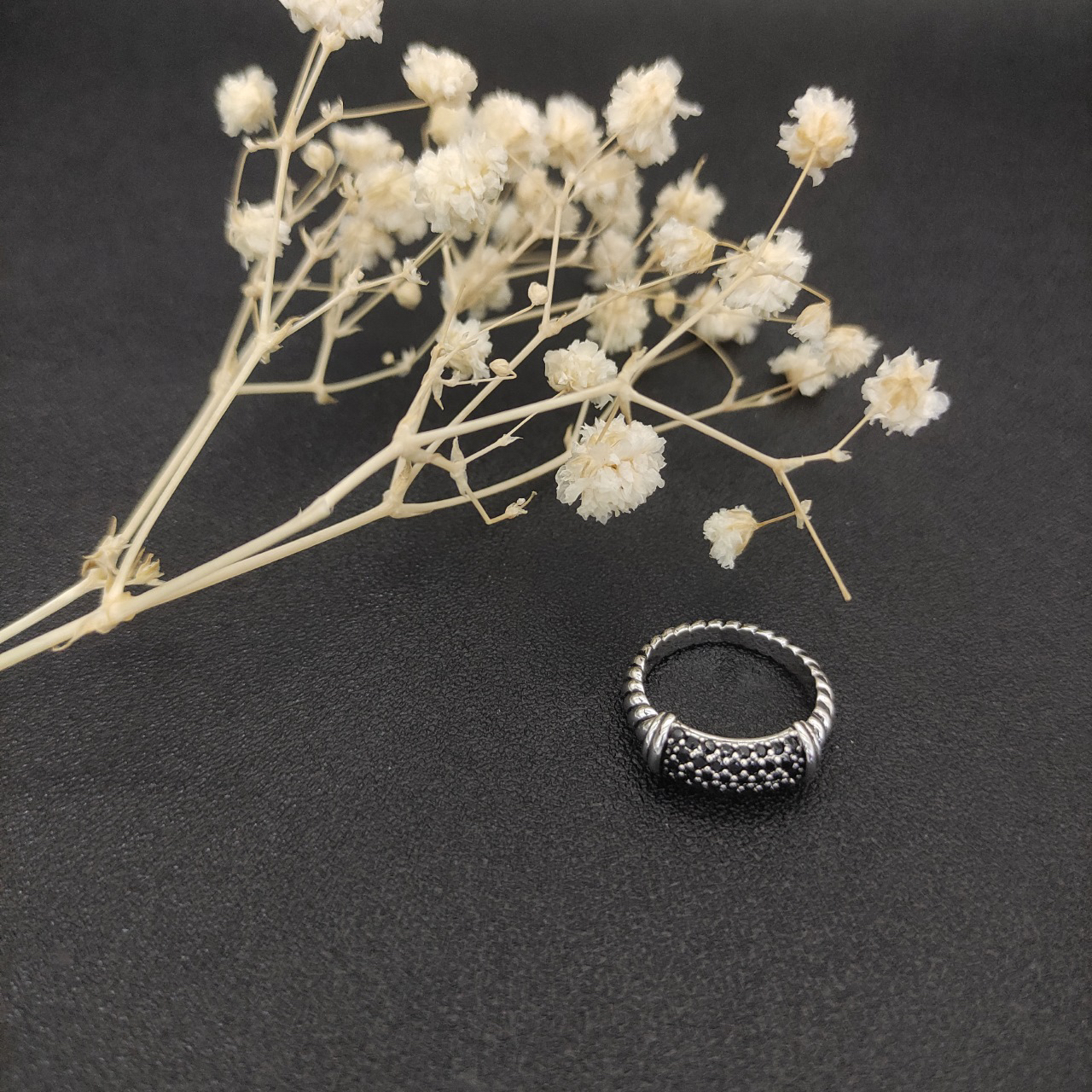 Dathtvid Yurthtman Gemstone Band Ring