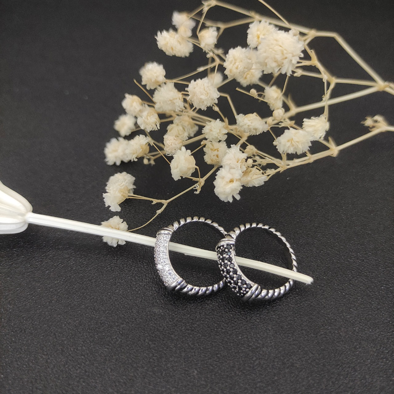 Dathtvid Yurthtman Gemstone Band Ring