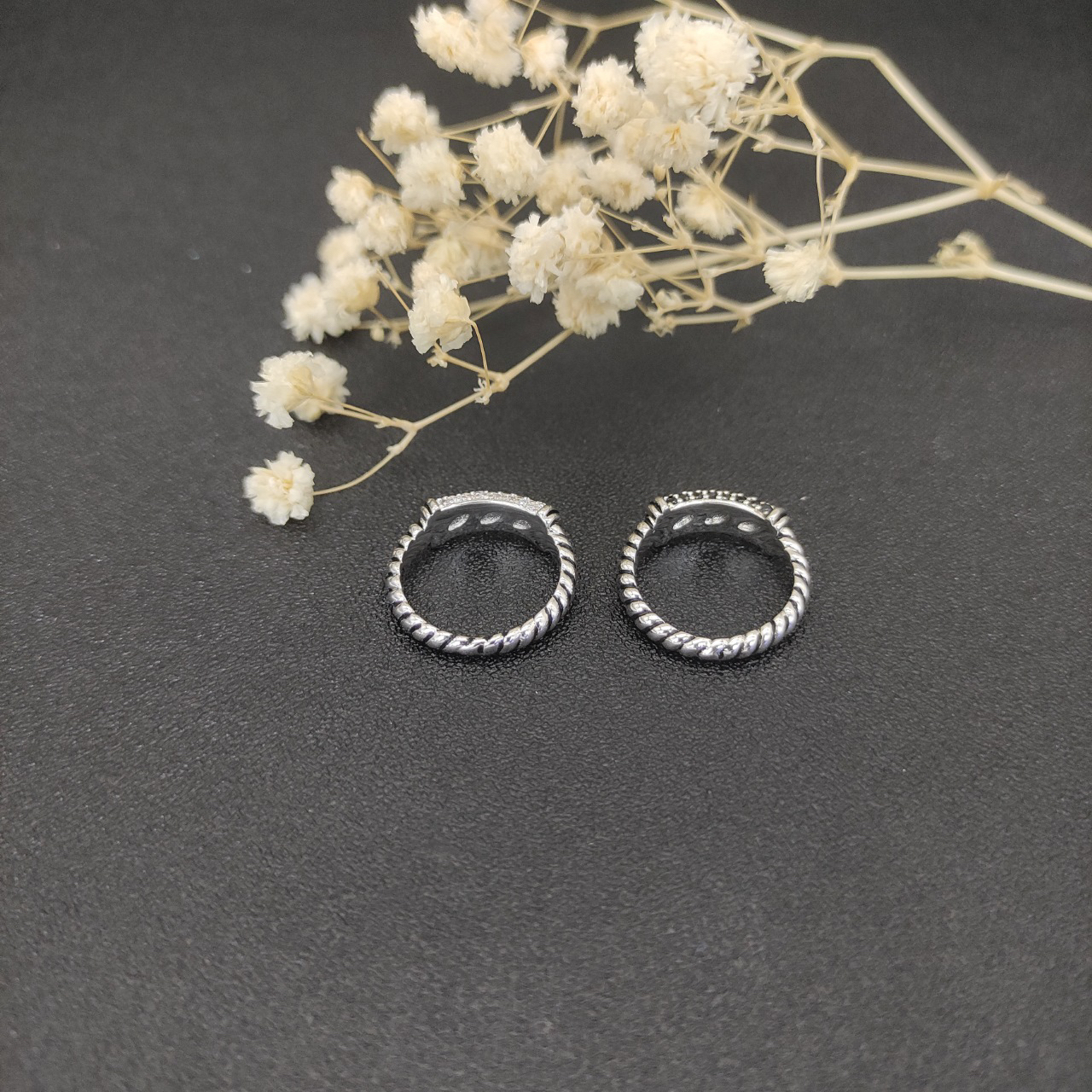 Dathtvid Yurthtman Gemstone Band Ring