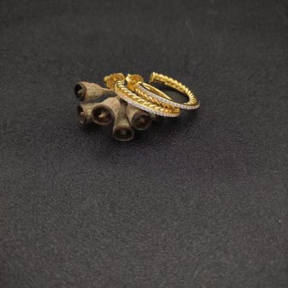 Pavé Crossover Hoop Earrings 18K Yellow Gold with Diamonds