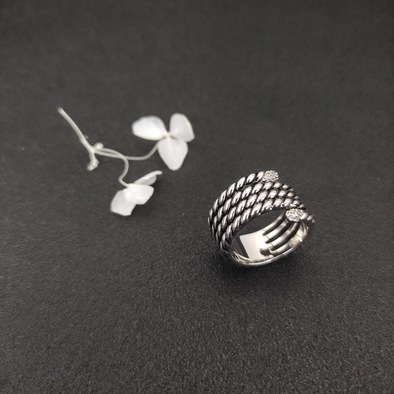 Dathtvid Yurthtman Diamond Willow Serpentine Ring