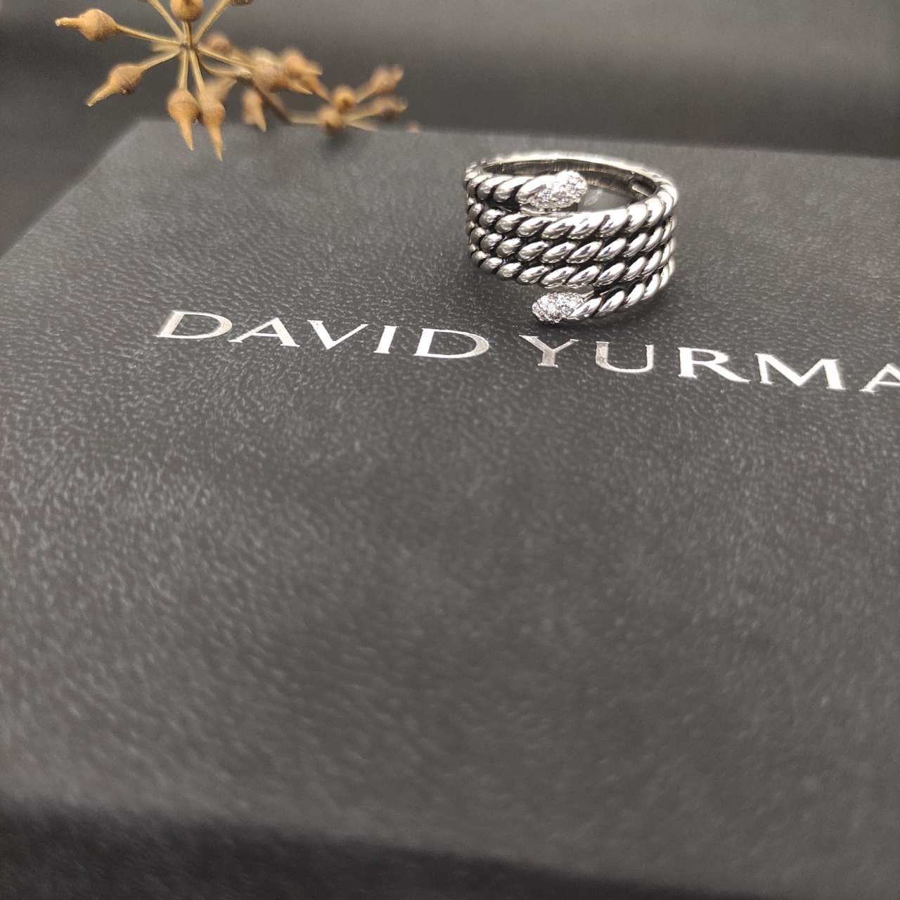 Dathtvid Yurthtman Diamond Willow Serpentine Ring