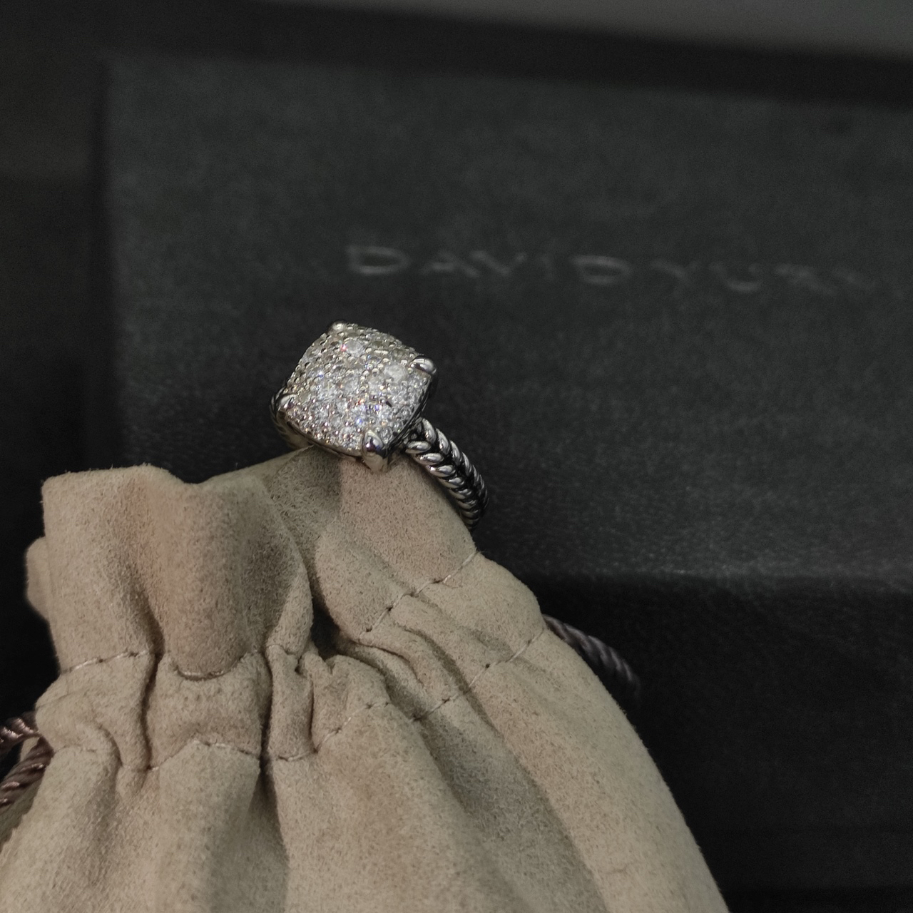 Chatelaine® Ring Sterling Silver with Pavé Diamonds, 11mm