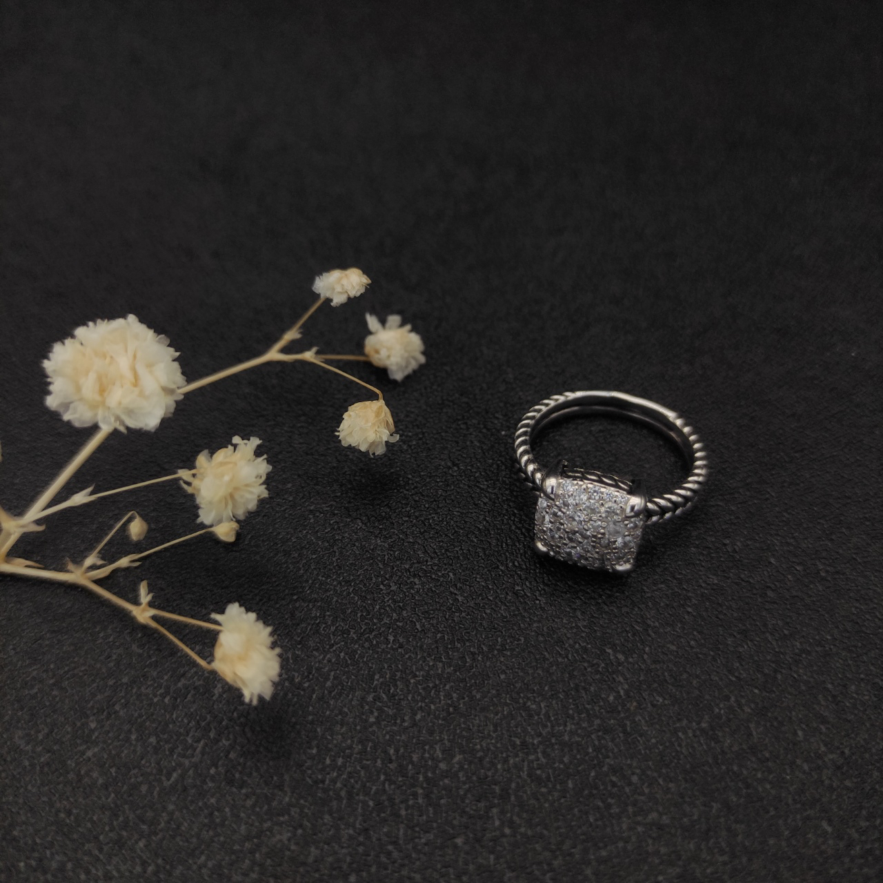 Chatelaine® Ring Sterling Silver with Pavé Diamonds, 11mm