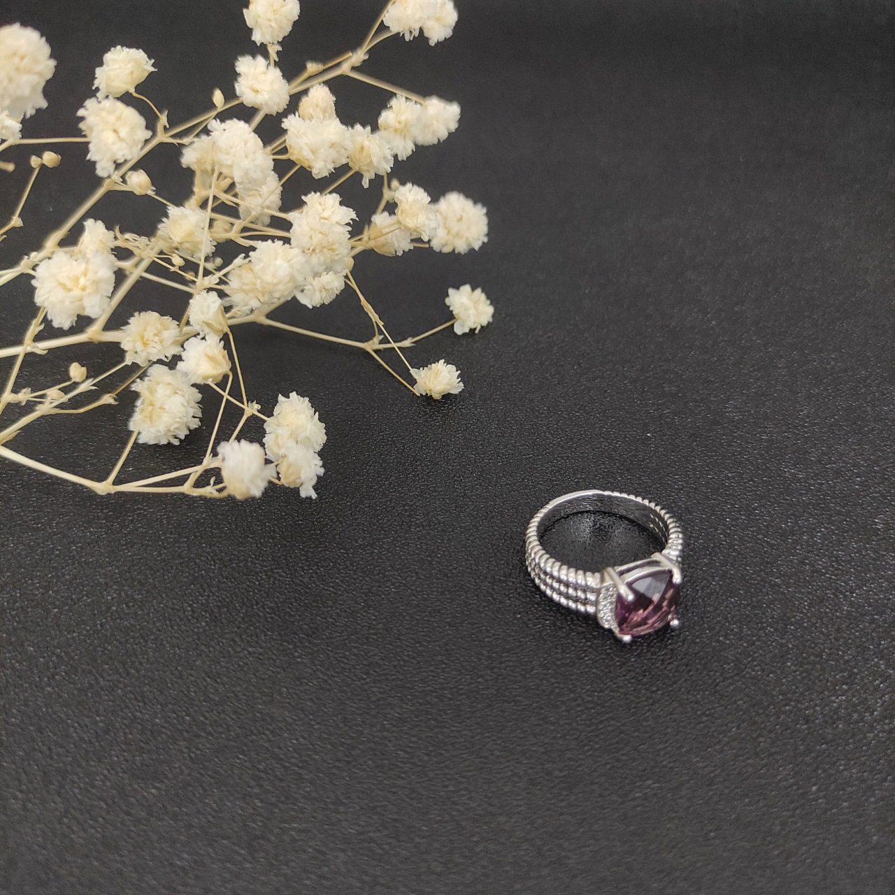 Petite Wheaton® Ring Sterling Silver with Amethyst and Diamonds, 10mm