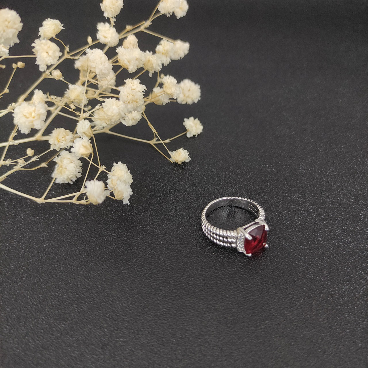 Petite Wheaton® Ring Sterling Silver with Garnets and Diamonds, 10mm