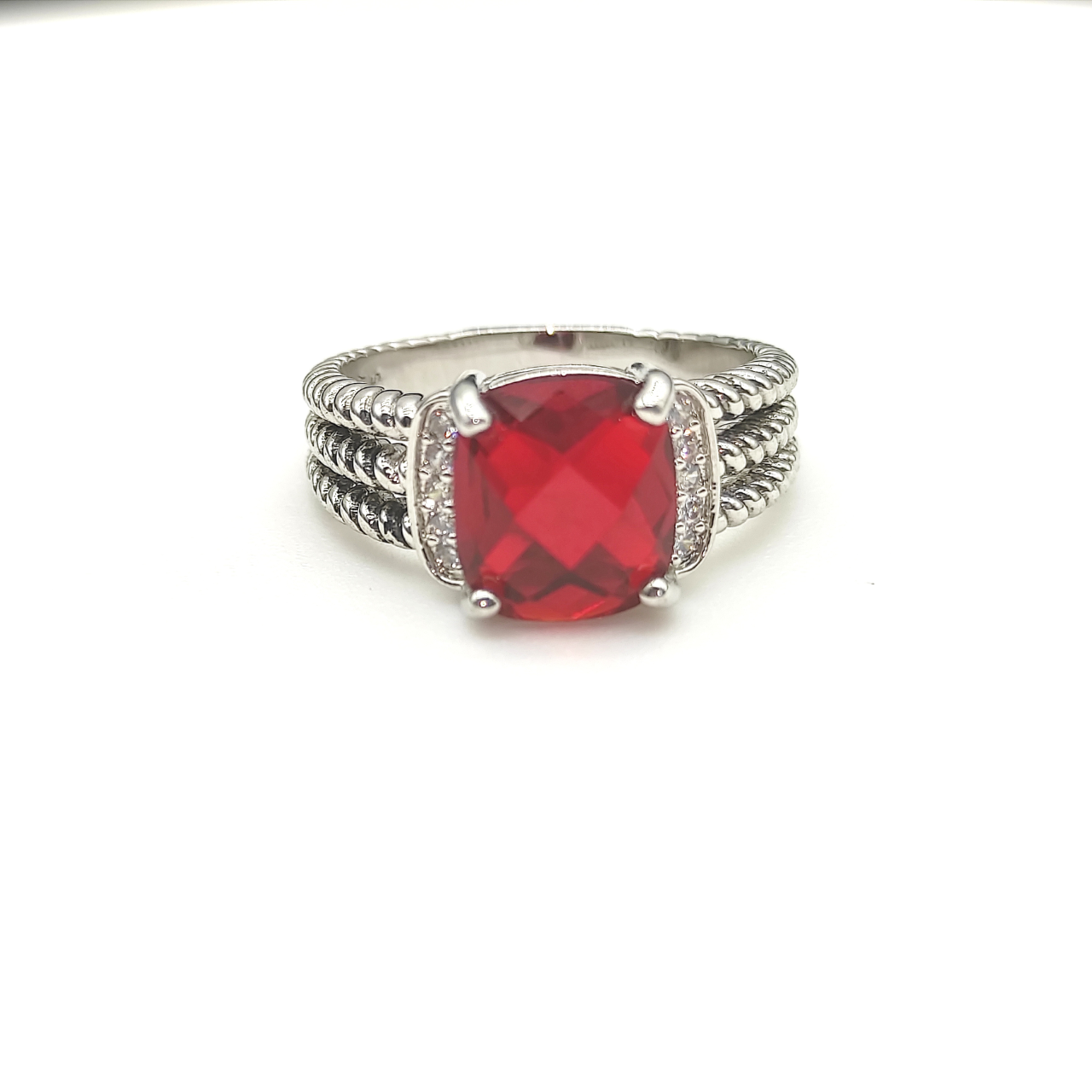 Petite Wheaton® Ring Sterling Silver with Garnets and Diamonds, 10mm