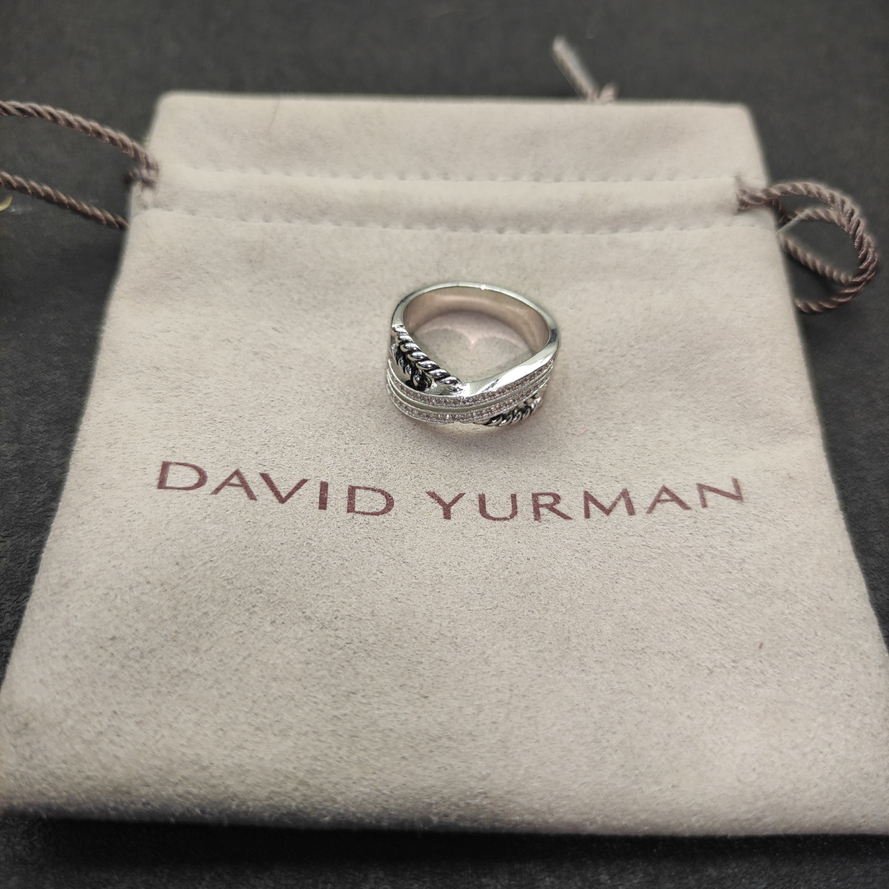 Dathtvid Yurthtman Diamond Crossover Ring
