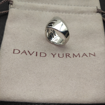 Dathtvid Yurthtman Diamond Crossover Ring