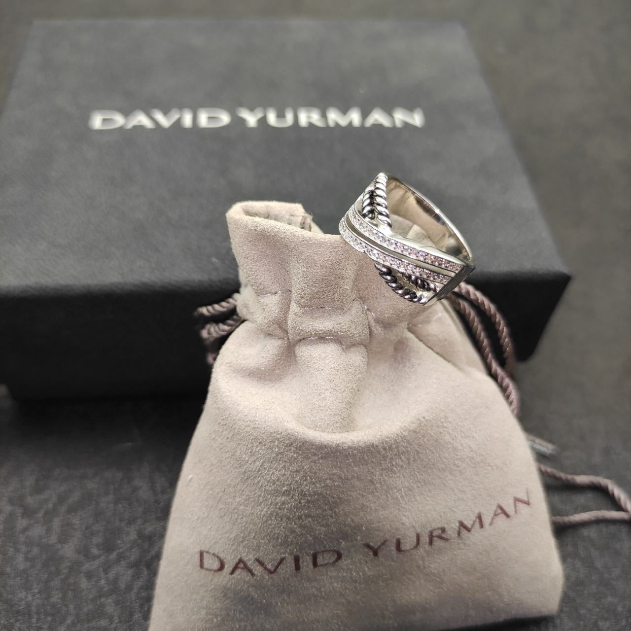 Dathtvid Yurthtman Diamond Crossover Ring