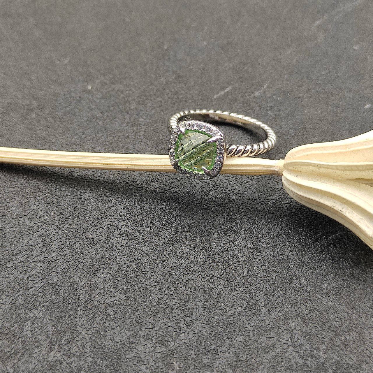 Petite Chatelaine® Pavé Bezel Ring Sterling Silver with Peridot and Diamonds, 7mm