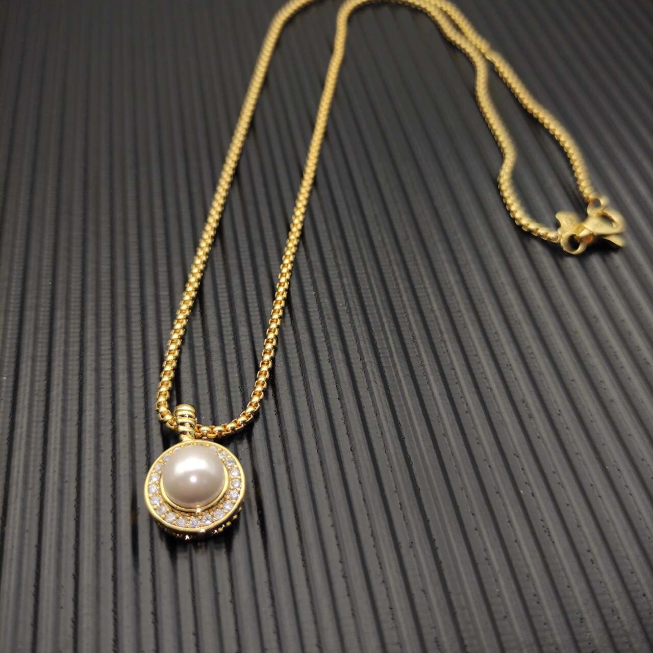 Pearl Classics Cable Halo Amulet 18K Yellow Gold with Diamonds