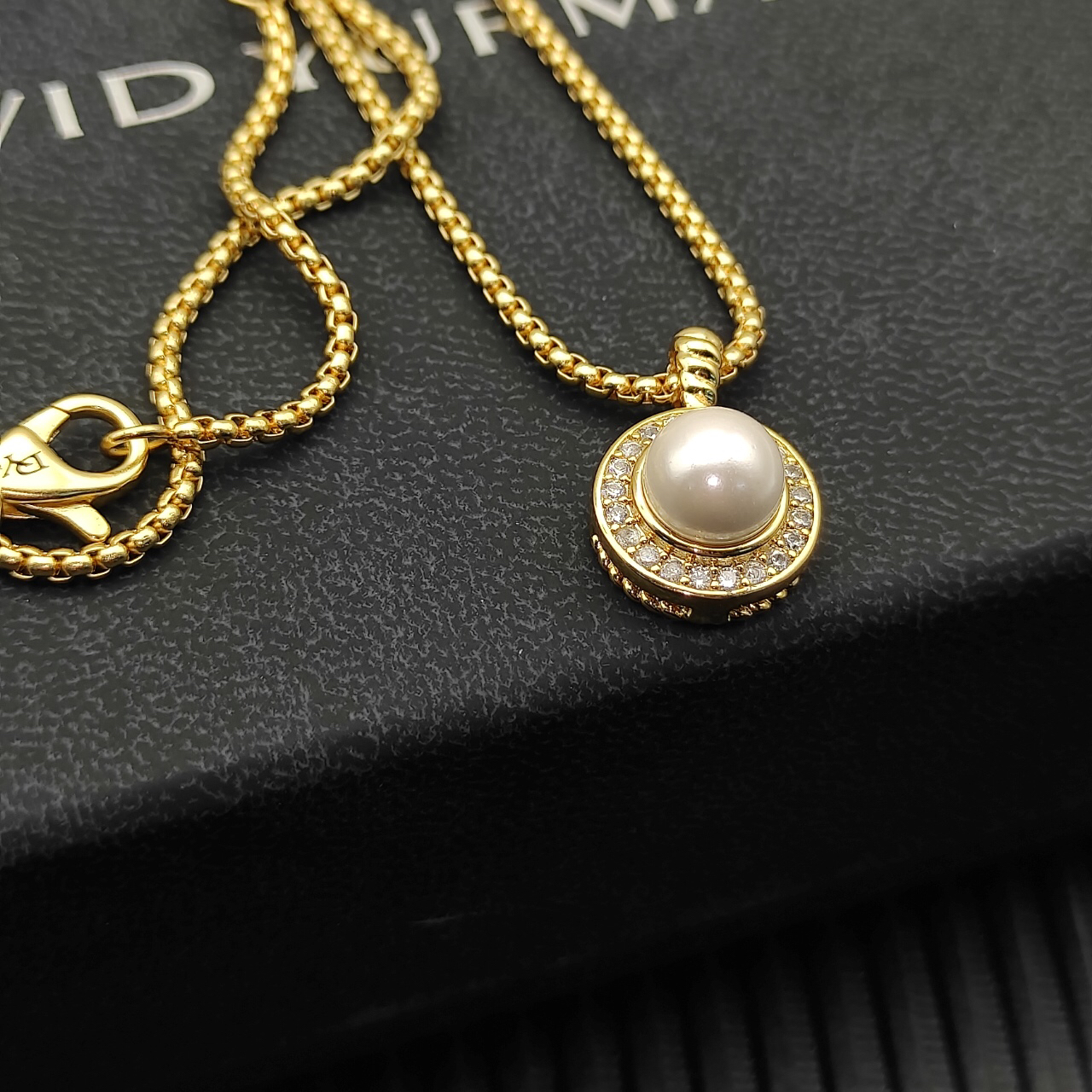 Pearl Classics Cable Halo Amulet 18K Yellow Gold with Diamonds