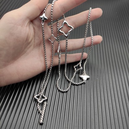 Dathtvid Yurthtman Sterling Silver Quatrefoil Chain Necklace