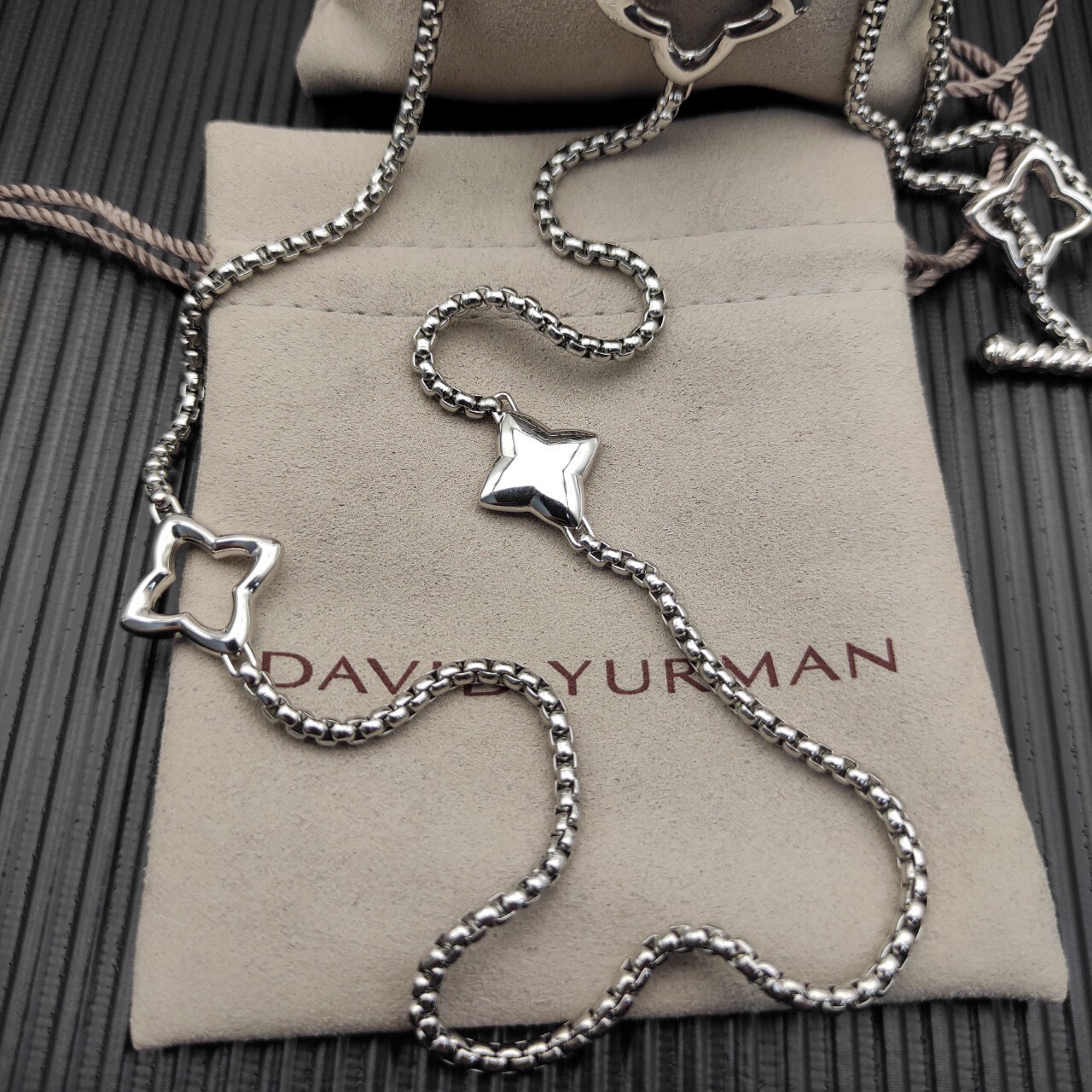 Dathtvid Yurthtman Sterling Silver Quatrefoil Chain Necklace