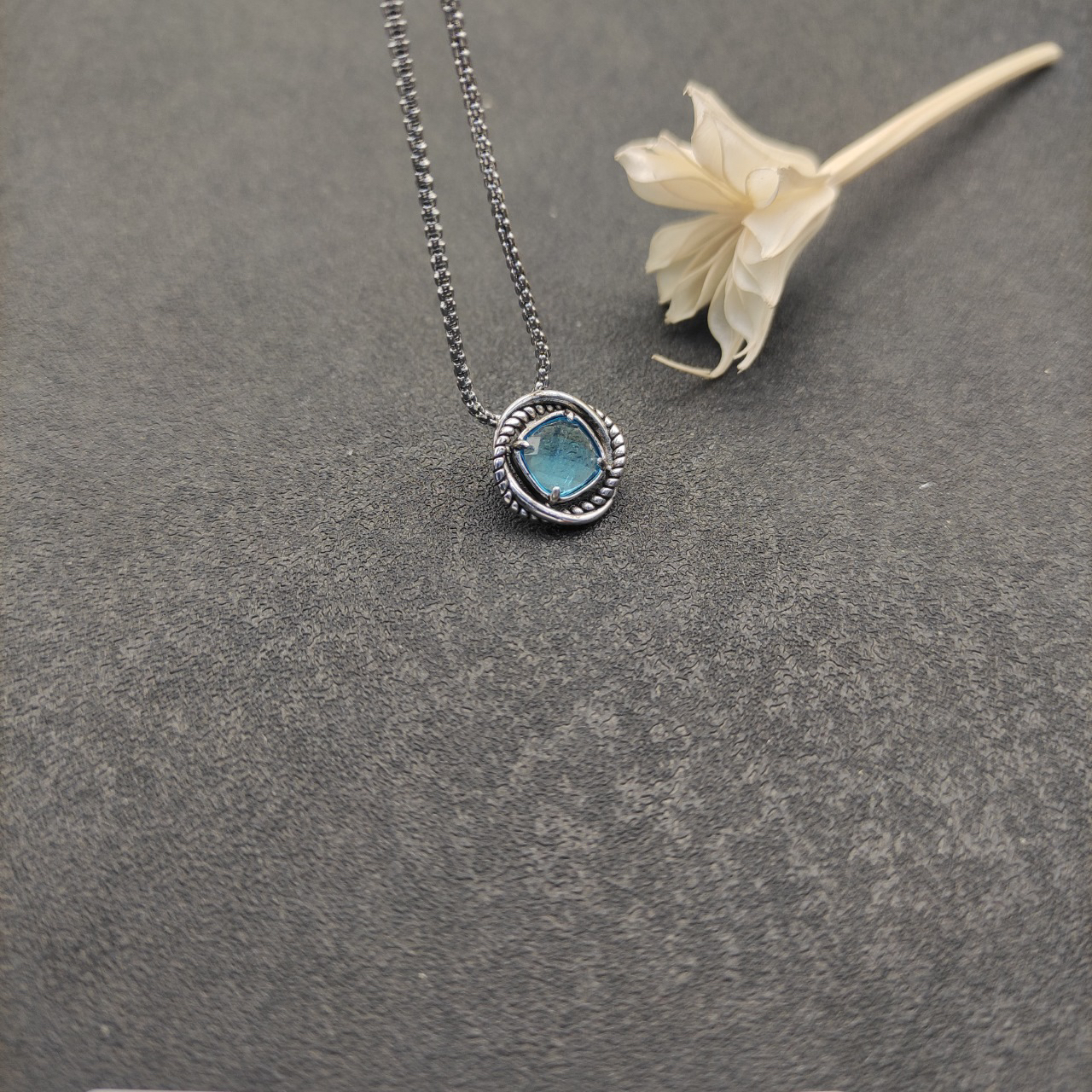 Petite Chatelaine® Necklace Sterling Silver with Blue Topaz, 10mm