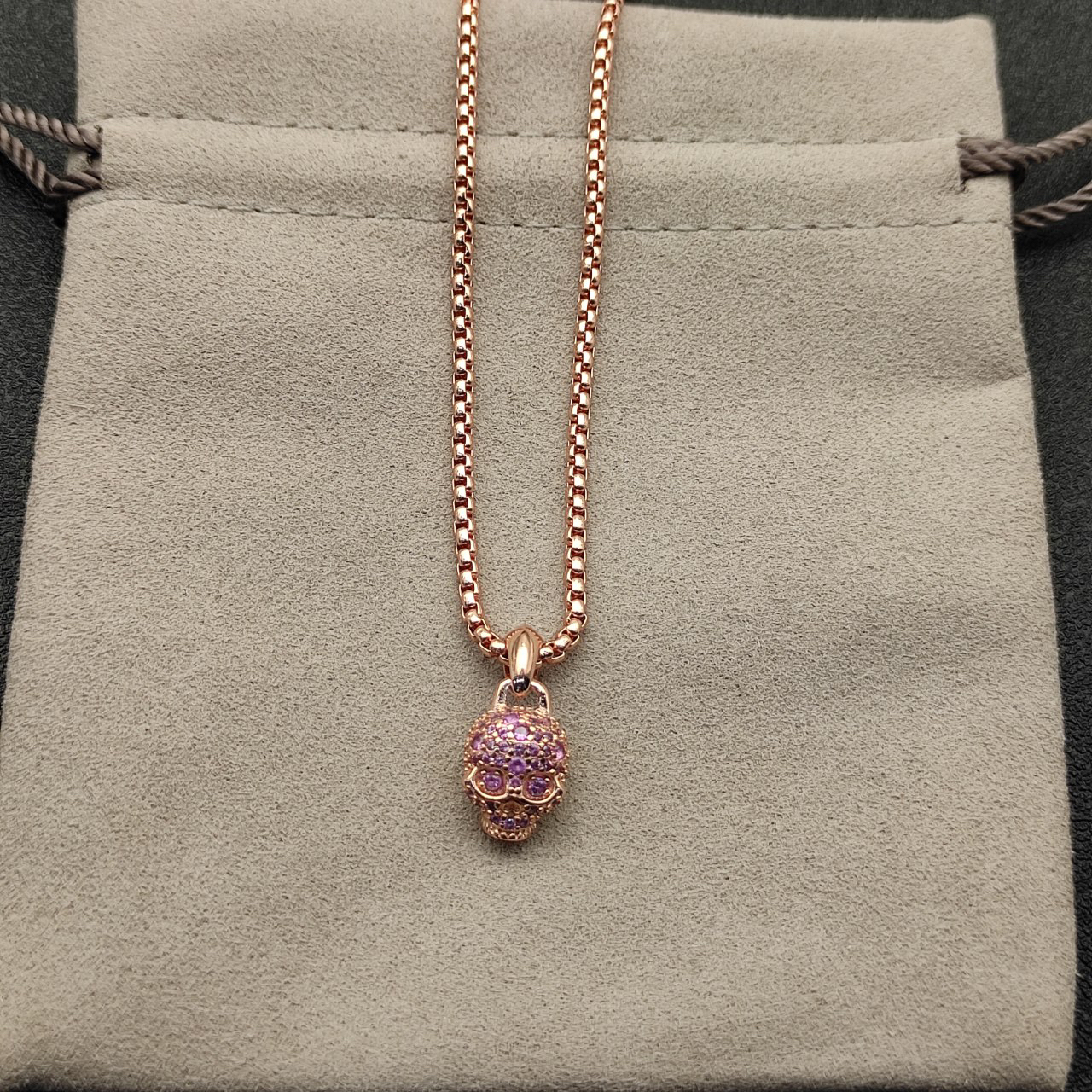 Skull Amulet Full Pavé Purple Sapphires and 18K Rose Gold, 14mm