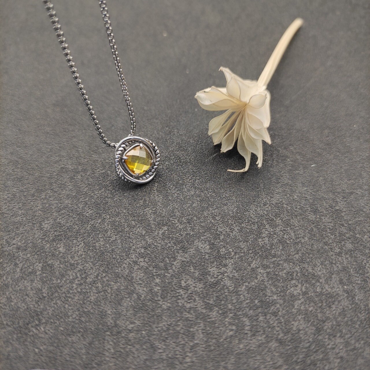 Petite Chatelaine® Necklace Sterling Silver with Citrine, 10mm