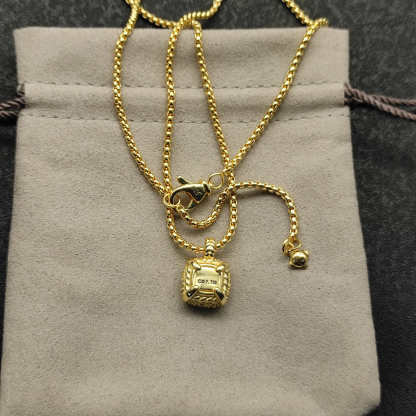 Chatelaine® Pendant Necklace 18K Yellow Gold with Pavé Diamonds, 14mm