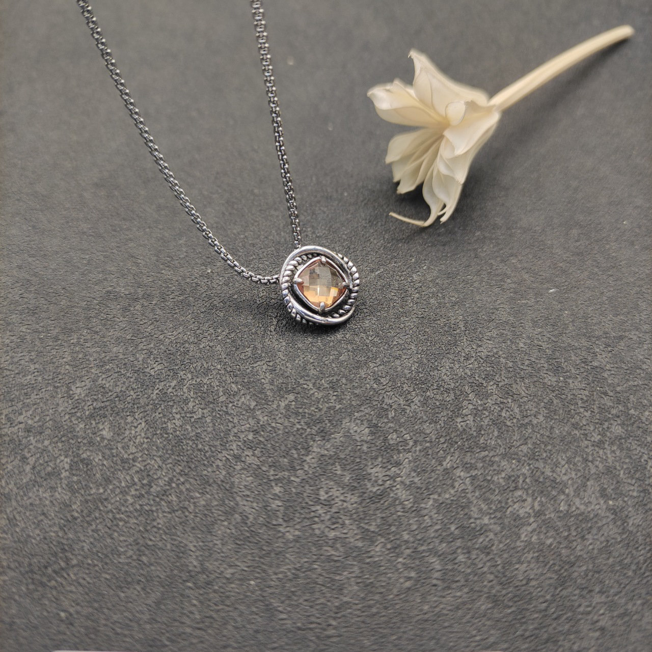 Petite Chatelaine® Necklace Sterling Silver with Champagne, 10mm