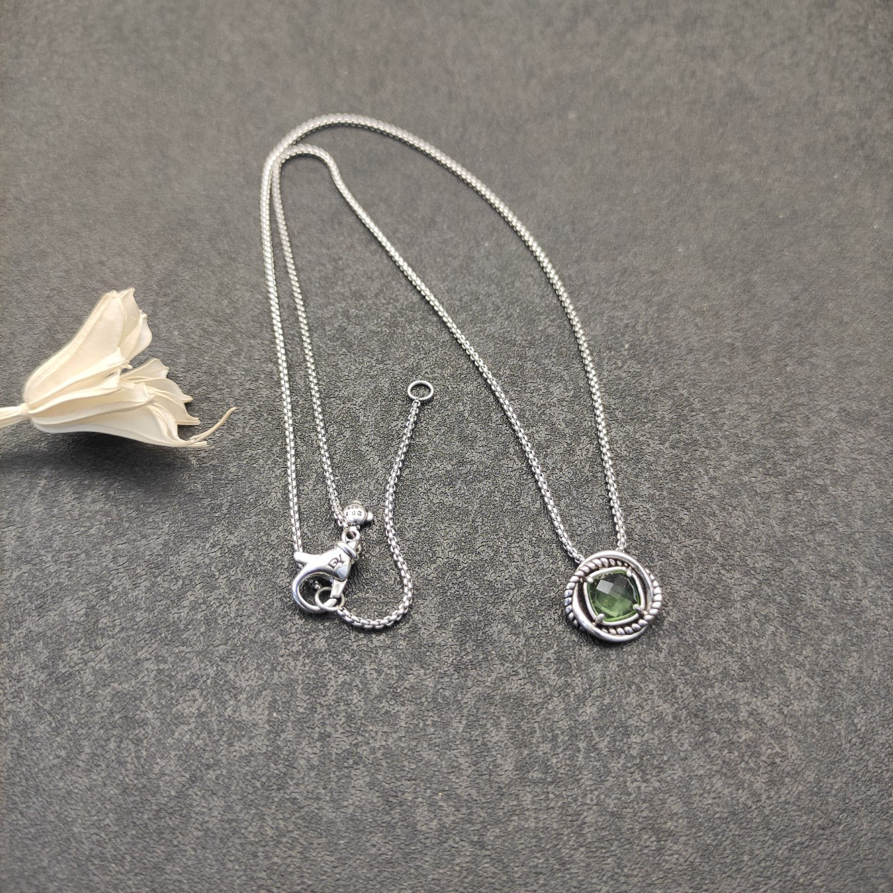 Petite Chatelaine® Necklace Sterling Silver with Peridot, 10mm