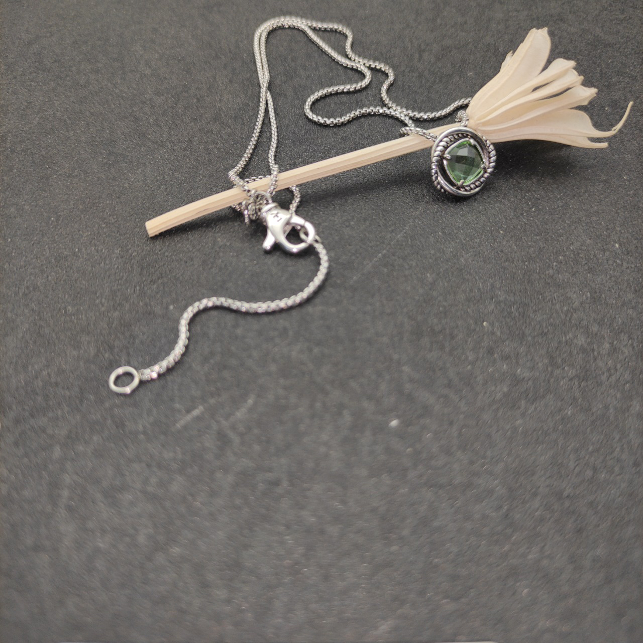 Petite Chatelaine® Necklace Sterling Silver with Peridot, 10mm