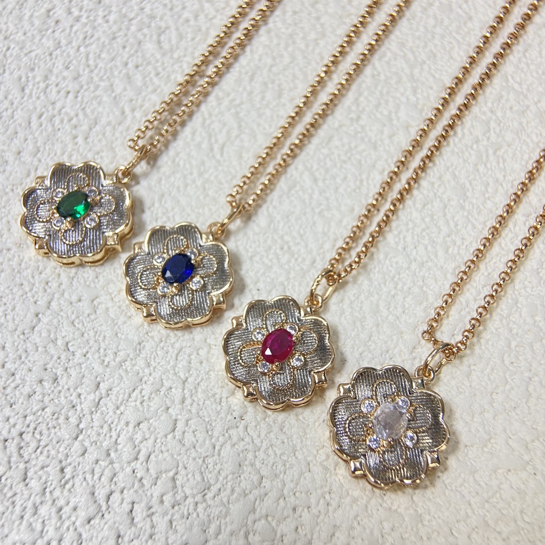 Buccthtellati-Inspired Flower Pendant Necklace