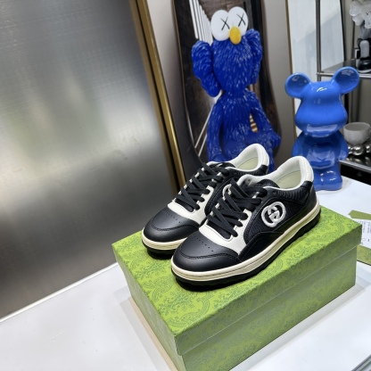 Mac80 Low Top Sneaker