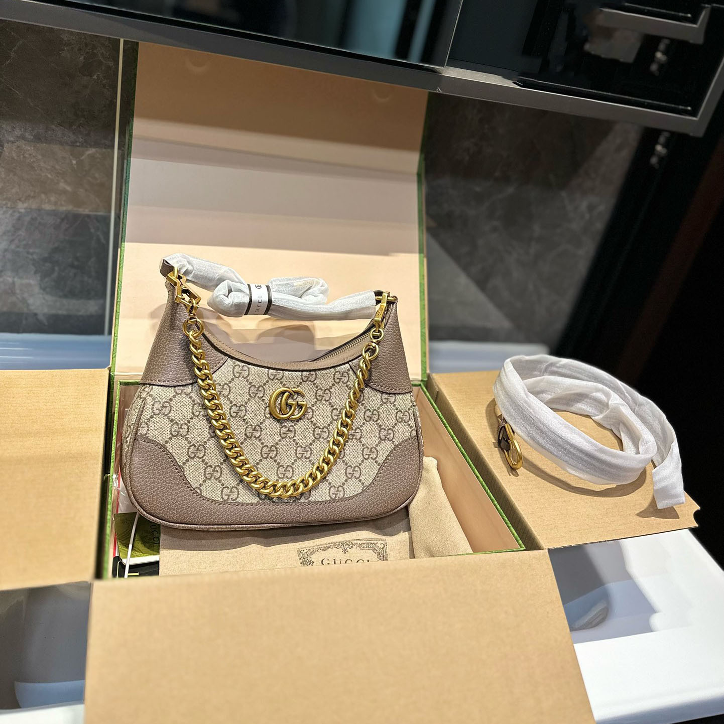 Aphrodite Small Chain Shoulder Bag