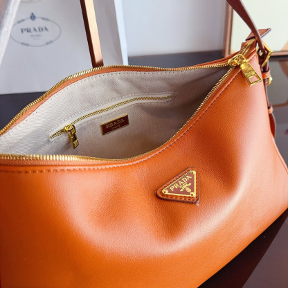 Aimée large leather shoulder bag