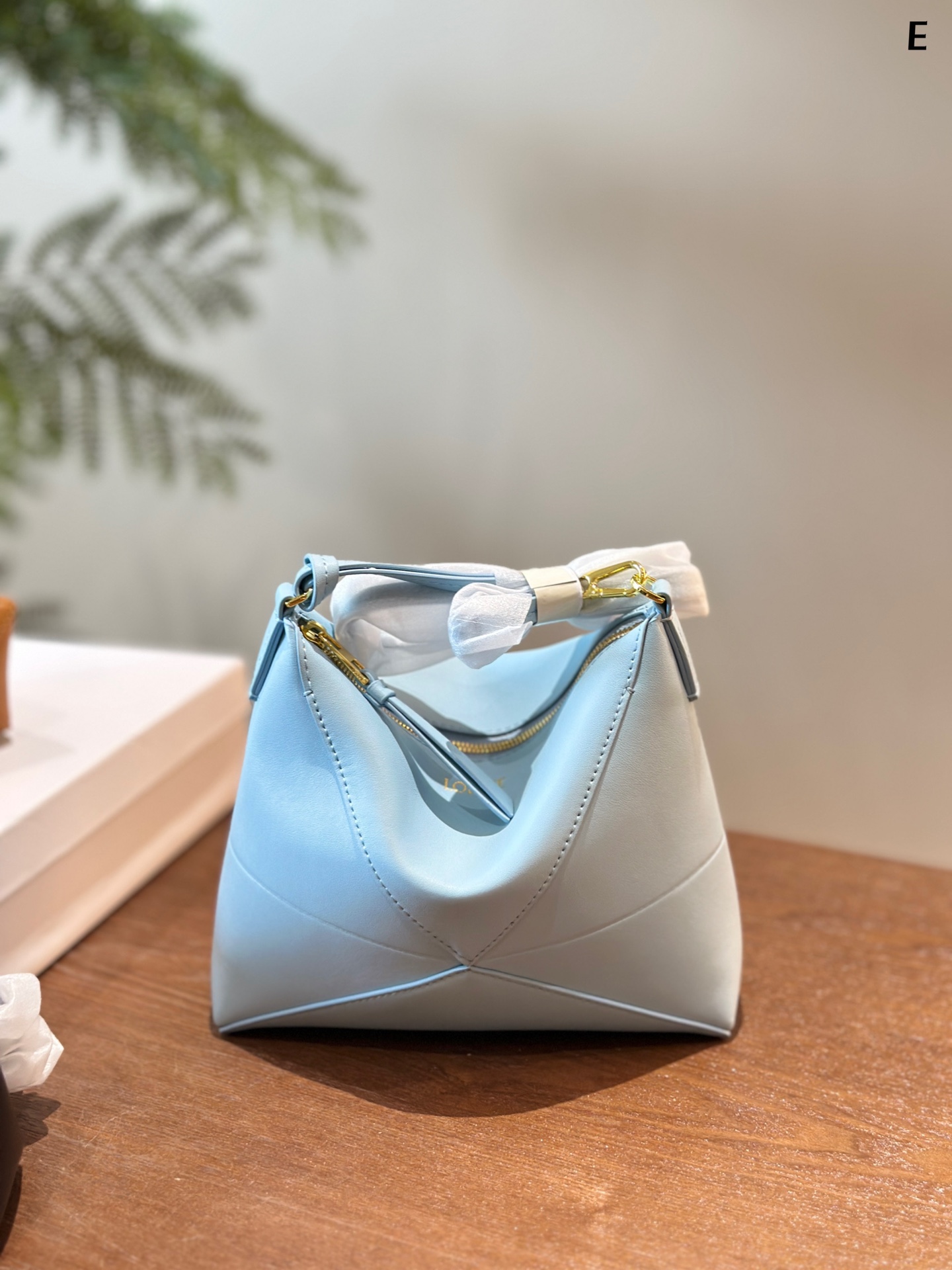 Puzzle Fold pouch in shiny nappa calfskin  Z7