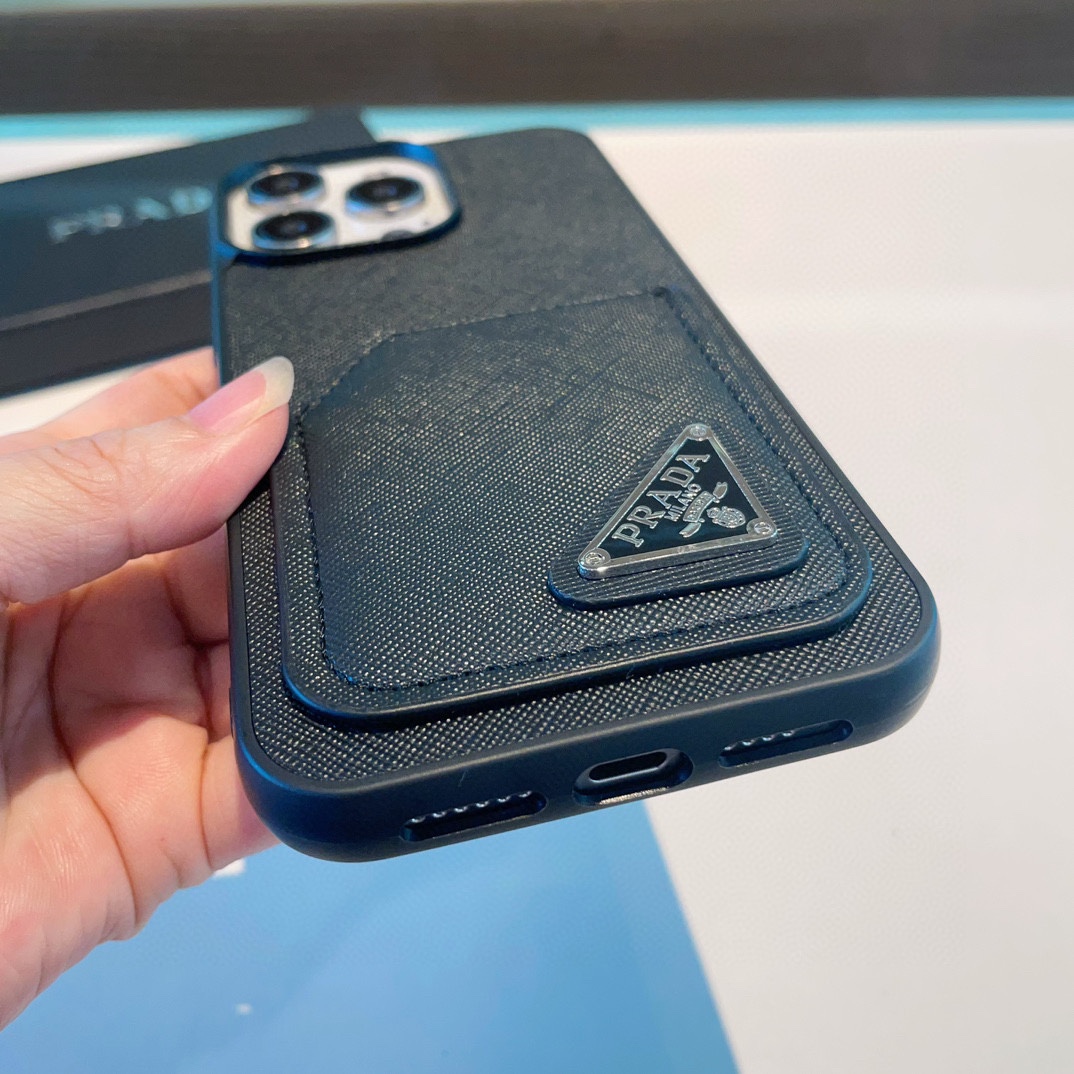 Crossgrain card pocket phone case