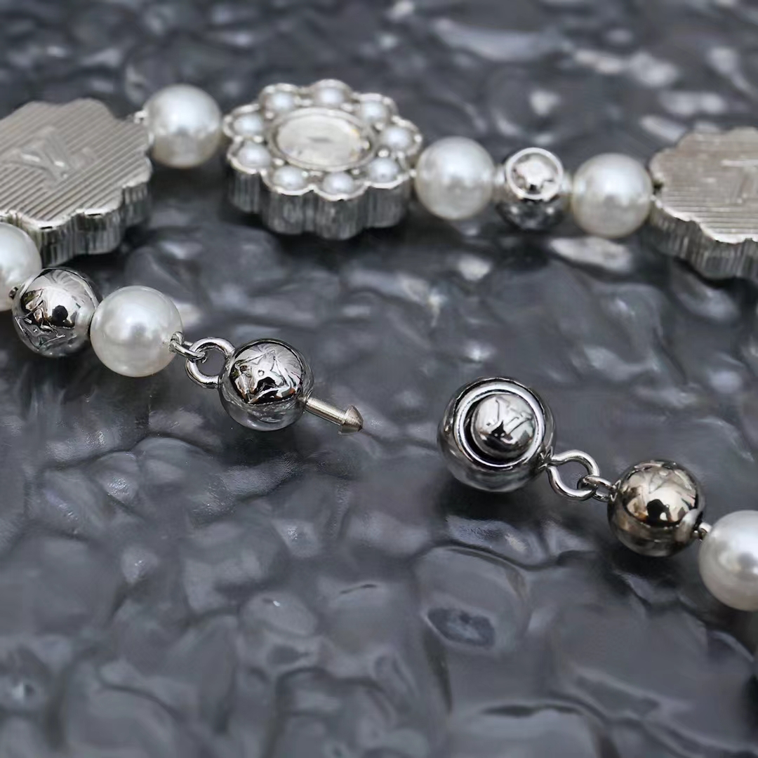 Silver Flower Brass Glass Bead Bracelet
