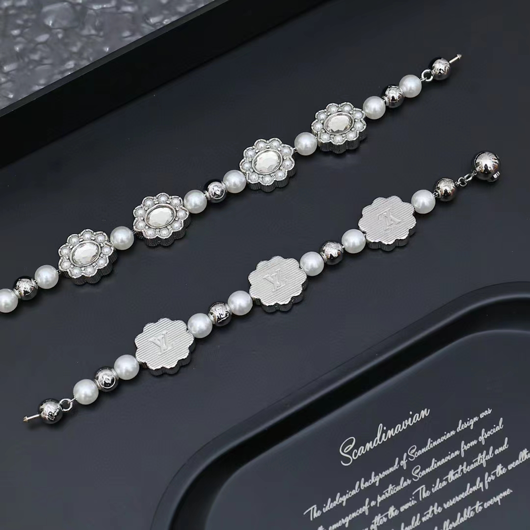 Silver Flower Brass Glass Bead Bracelet