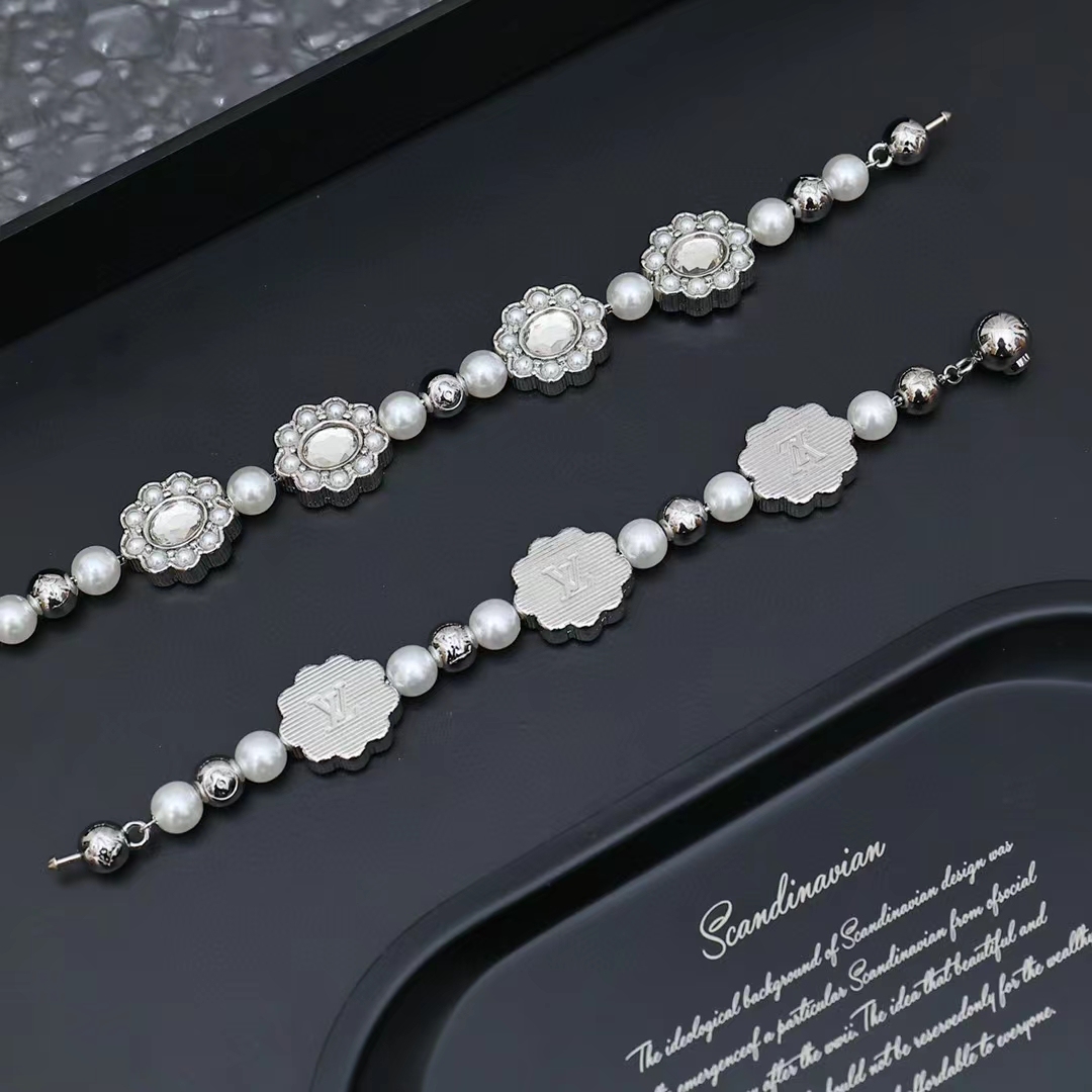 Silver Flower Brass Glass Bead Bracelet