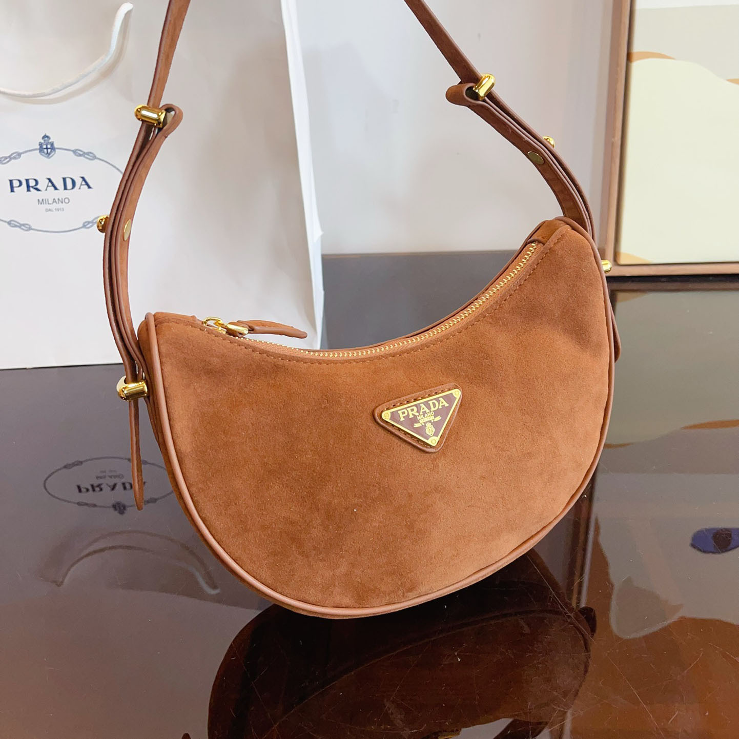 Arqué suede leather shoulder bag