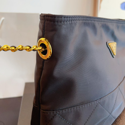 *Re-Edition 1995 Chaîne Re-Nylon tote bag