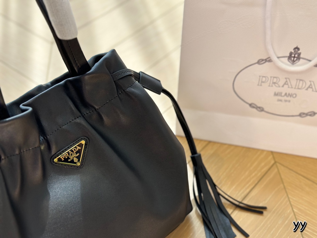 Nappa leather shoulder bag