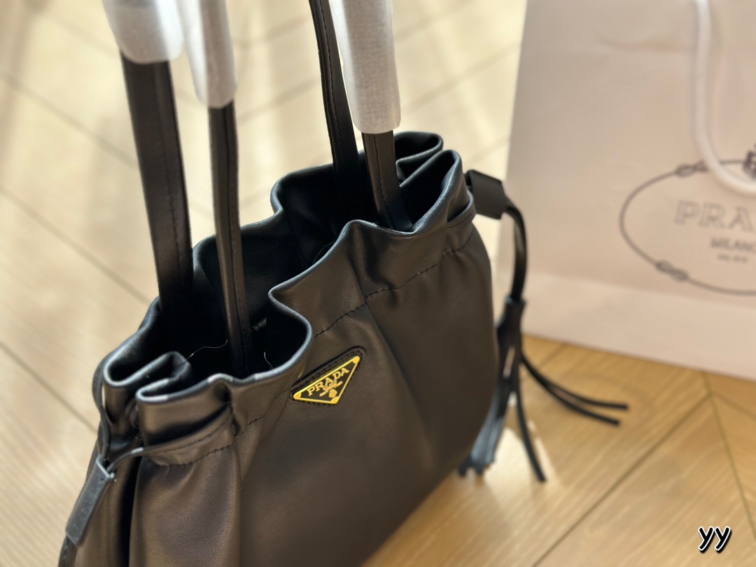 Nappa leather shoulder bag