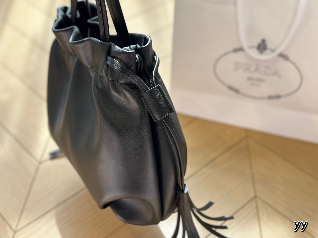 Nappa leather shoulder bag