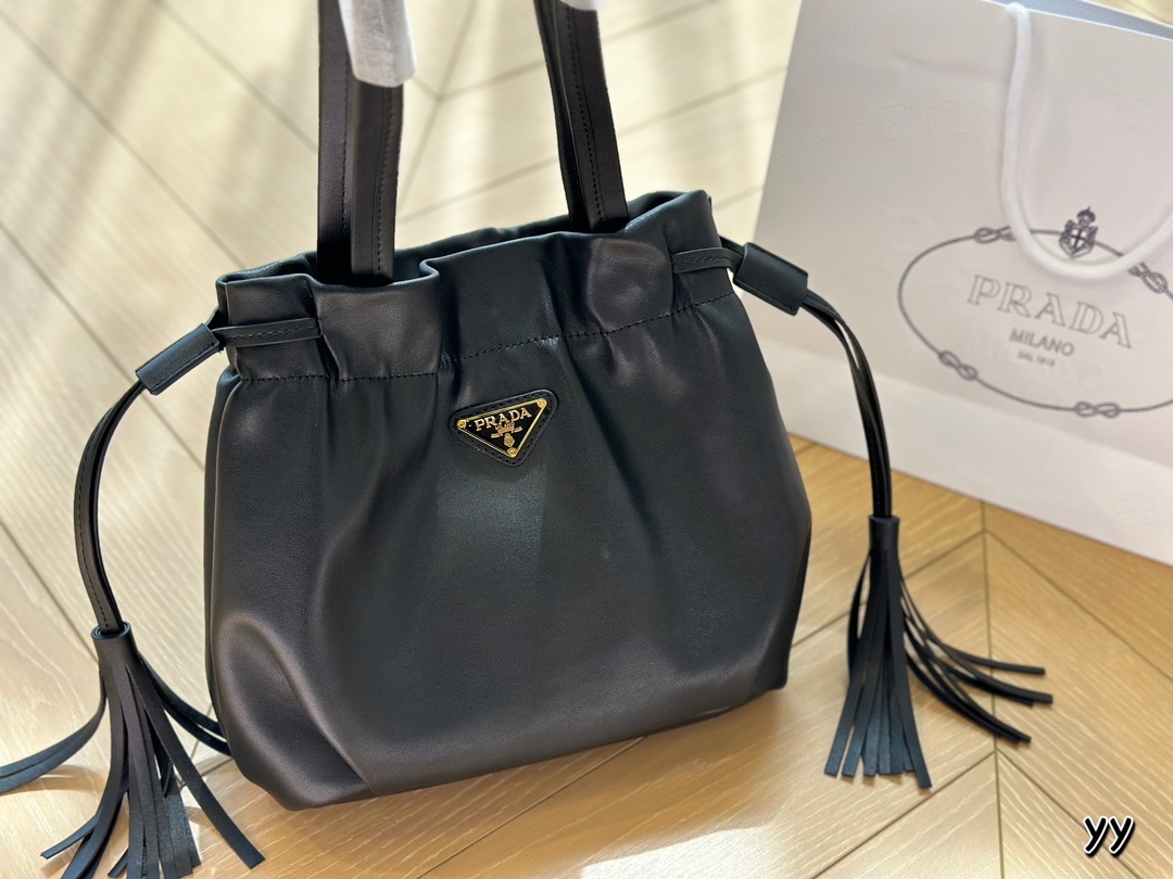 Nappa leather shoulder bag