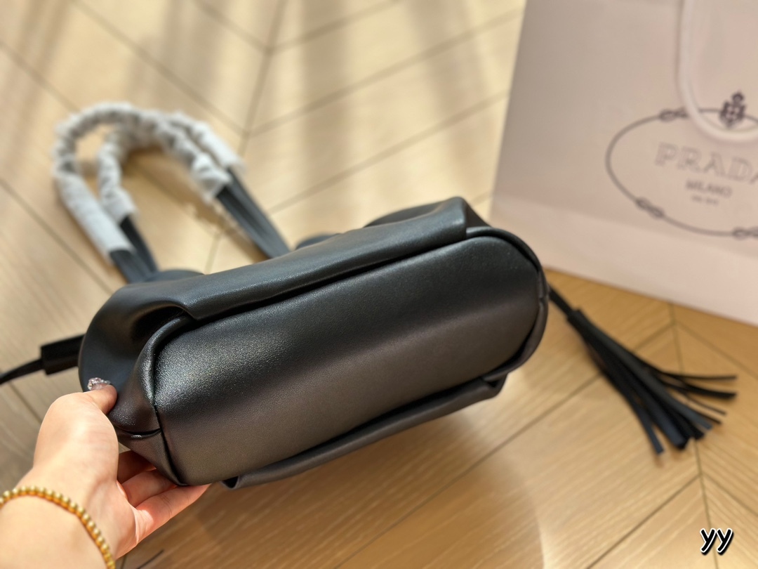 Nappa leather shoulder bag