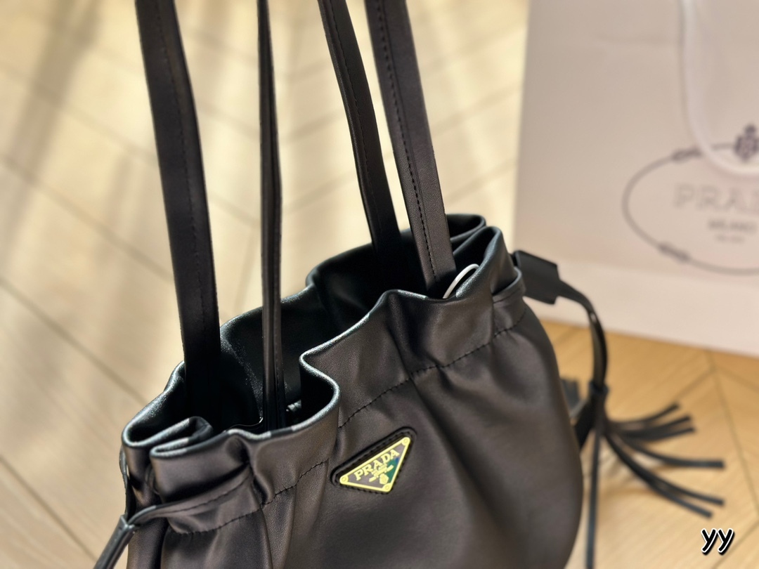 Nappa leather shoulder bag