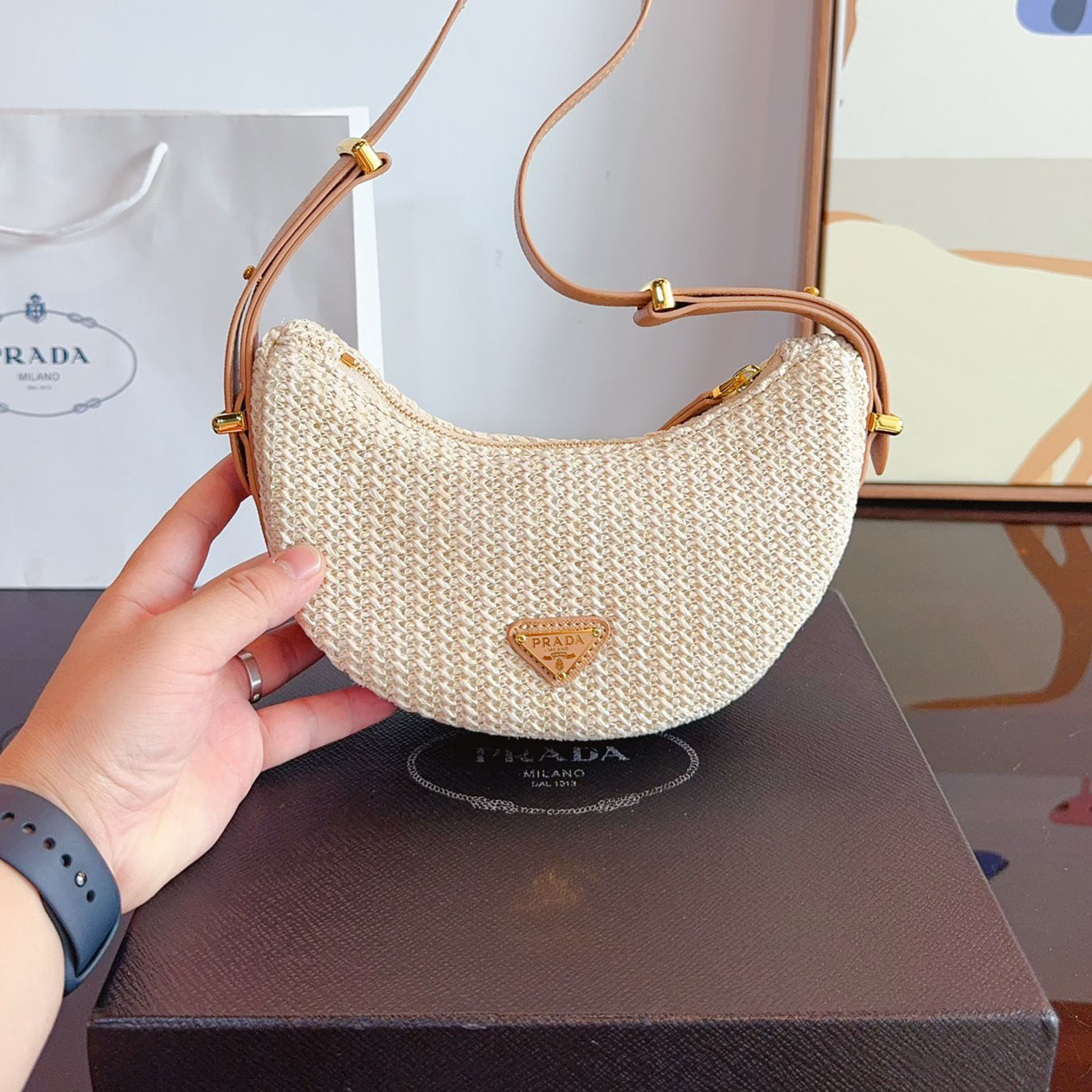 *Arqué crochet shoulder bag