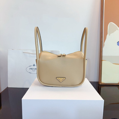 *Darling leather handbag