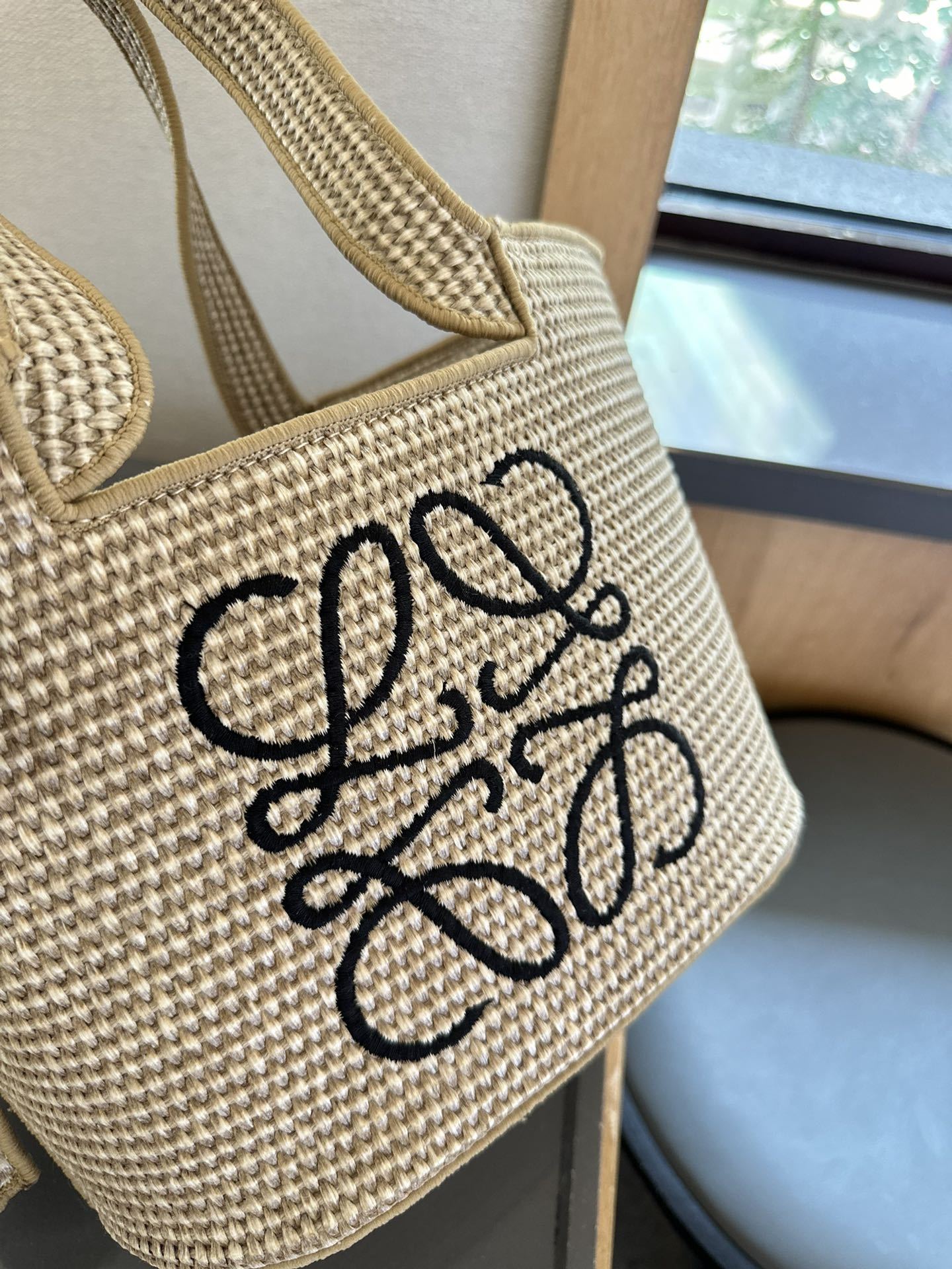 Elephant Basket bag in raffia